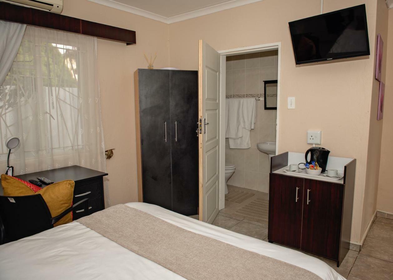 Savannah Guest House Pietersburg Buitenkant foto