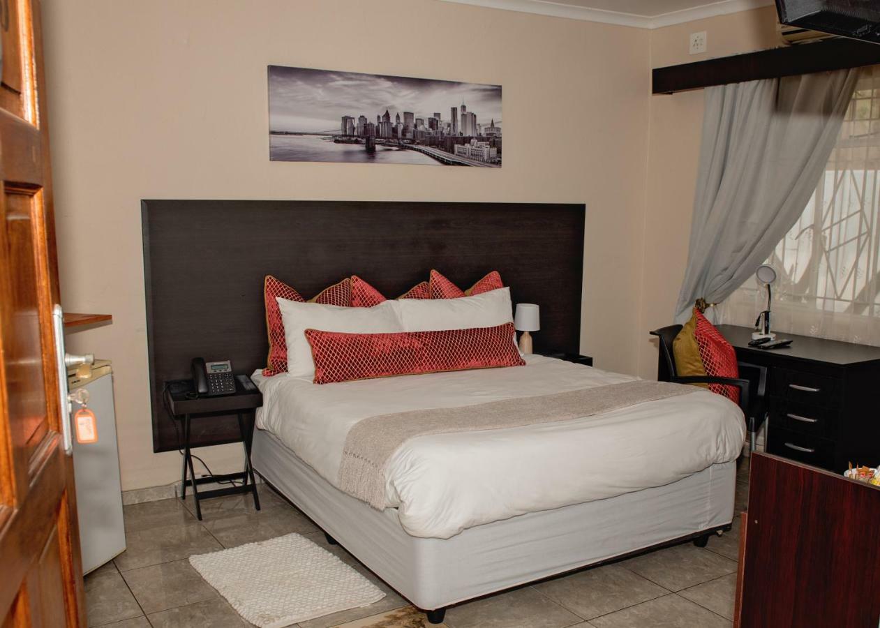 Savannah Guest House Pietersburg Buitenkant foto