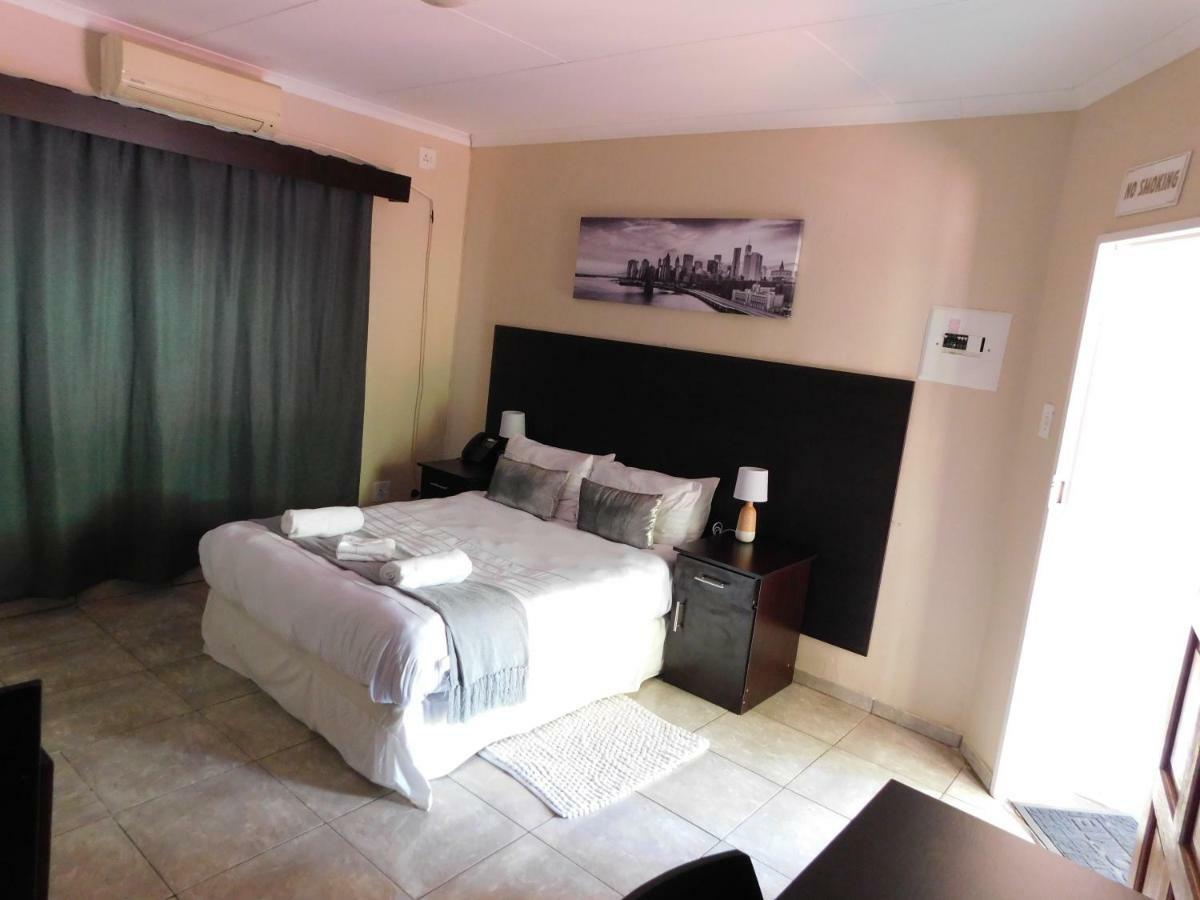 Savannah Guest House Pietersburg Buitenkant foto